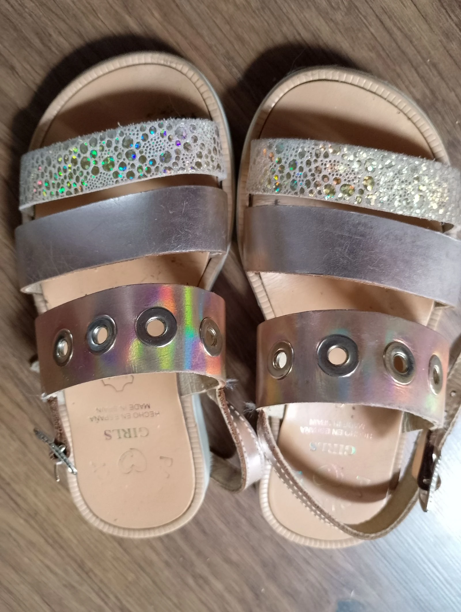 Iridescent girl's sandals with glittery straps – photo 4